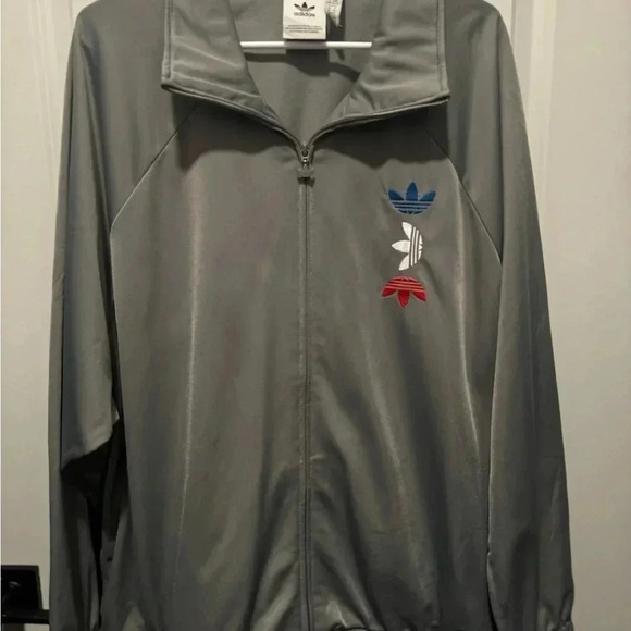Adidas Gray Silver Track Jacket Men’s Size XLarge Embroidered LogoAdidas - Picture 4 of 11